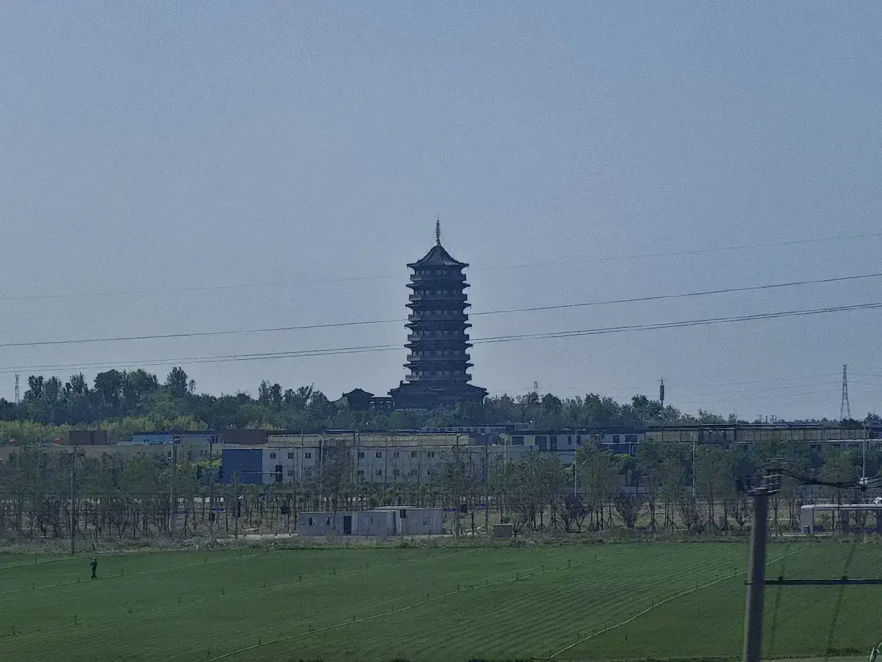 雄安安和塔