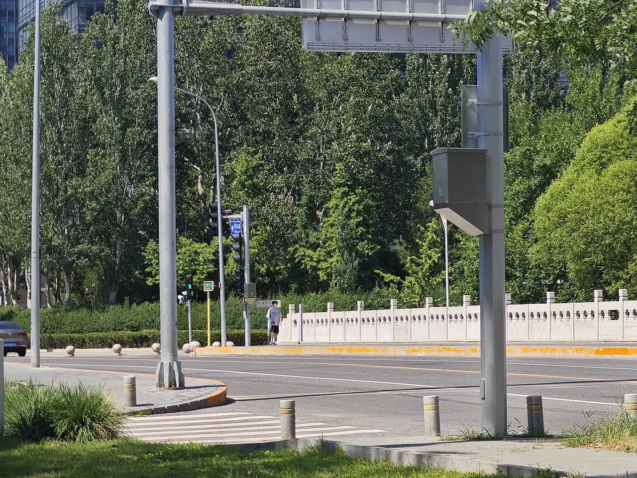 宏泰东二路