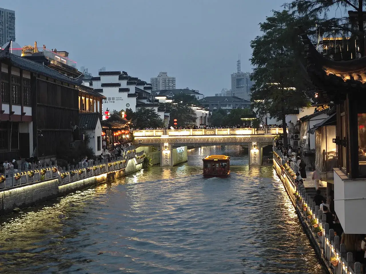 不够夜泊秦淮